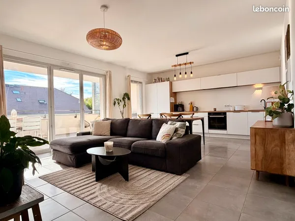 T4 récent de 84 m² avec terrasse et vue semnoz