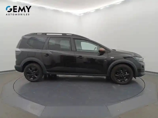 Dacia Jogger tce 110 7 pl — photo 39