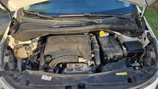 Peugeot 2008 1.2 PureTech 130 - Allure – 2018 – 76560 km – Essence – Boîte Manuelle — photo 40
