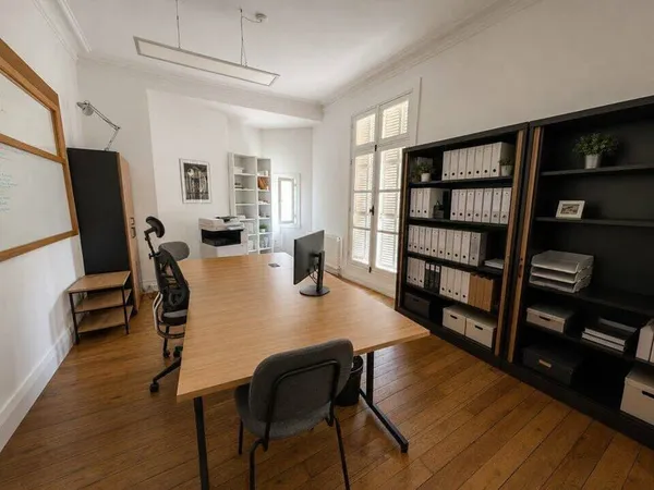 Bureaux 86 m²