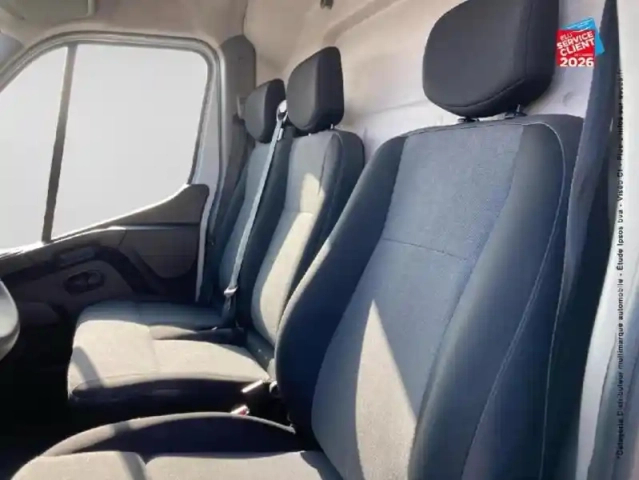 Renault Master fg f3500 l2h2 2.3 blue dci 135ch confort euro6 — photo 11