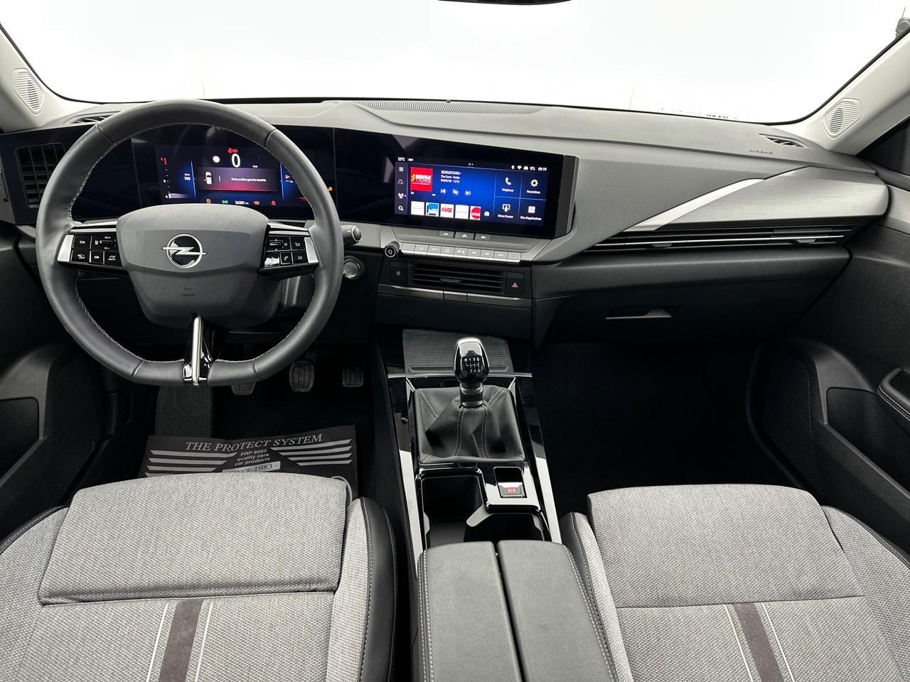 Opel Astra 1.2 turbo 130 ch bvm6 elegance — photo 12
