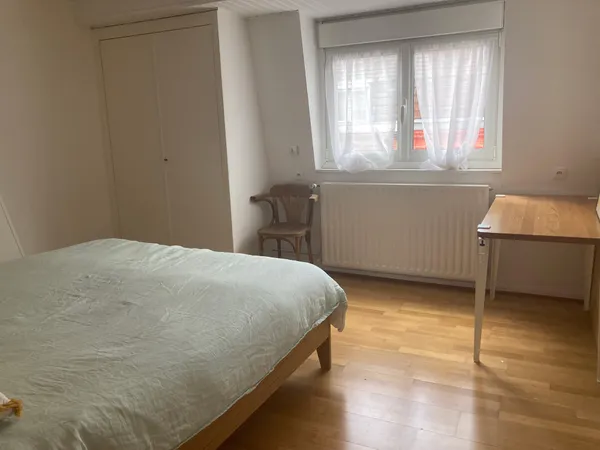 Loue chambre 15m² pour étudiant dans maison