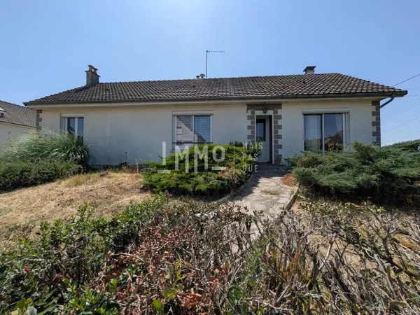 Maison de plain pied au coeur de Montval sur loir