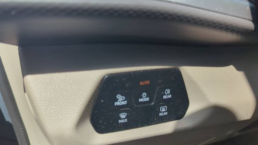 Volkswagen Multivan Long 1.4 e TSi  218 Hybride  DSG6 - Life – 2022 – 132900 km – Hybride rechargeable – Boîte Automatique — photo 52