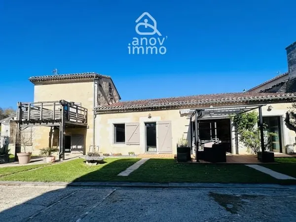 Maison + Gîte rentable Jacuzzi, piscine, dépendances Bien rare