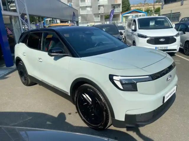 Ford Explorer 286ch extended range 79kwh pack collection rwd — photo 13