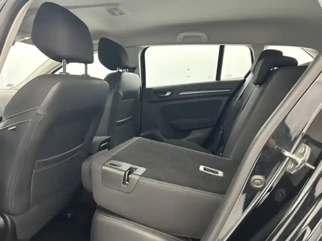 Renault Megane mégane iv estate blue dci 115 — photo 61