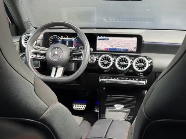 Mercedes Classe A 200 d 150ch amg line 8g-dct — photo 3