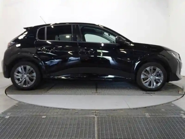 Peugeot 208 electrique 50 kwh 136ch — photo 6