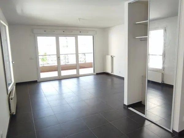 LYON 2e PERRACHE - T1 LOUE - 43 m2 utiles - LOGGIA 10.9 m2- Résidence 2017