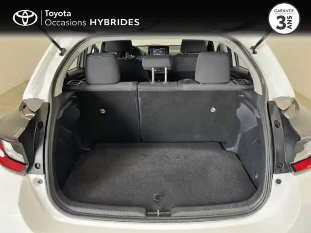 Toyota Yaris 116h dynamic 5p my22 — photo 10