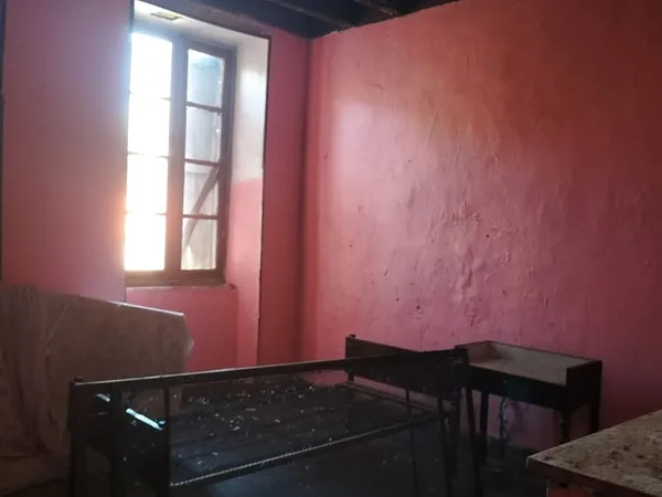maison de village à restaurer avec terrain et 2 autres parce