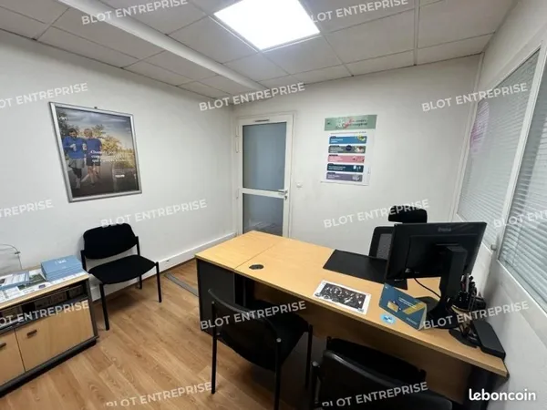Bureaux 53 m²