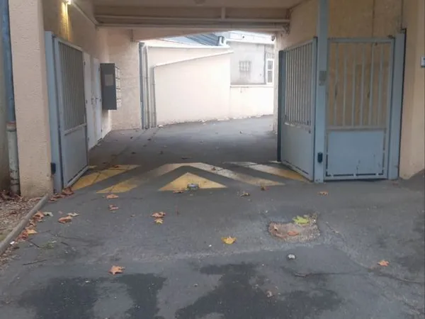 Parking securisé intérieur gare
