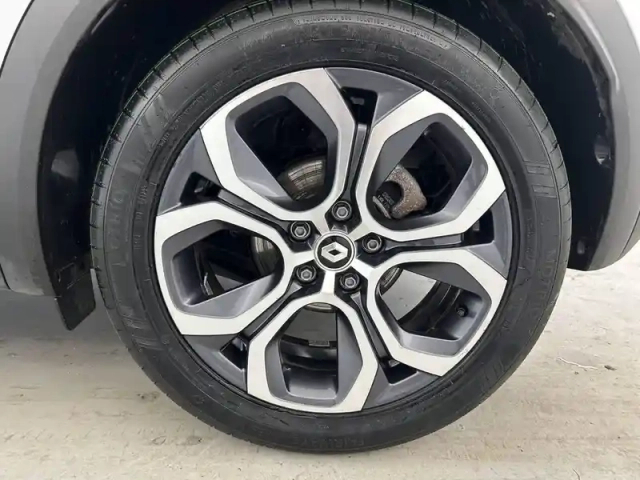 Renault Captur e-tech 145 - 21 — photo 19