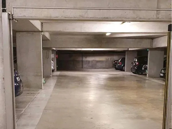 Place de parking Acropolis