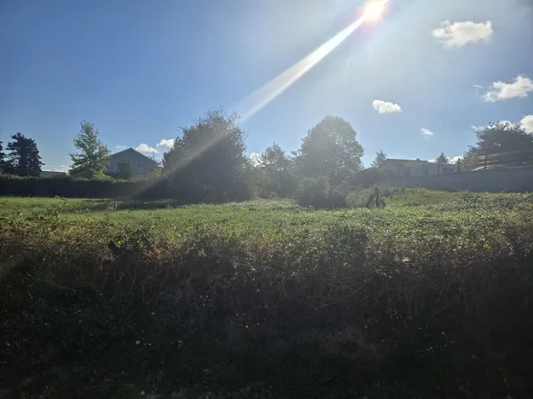 TERRAIN CONSTRUCTIBLE 975 m² ? ST-JUST-SUR-LOIRE ? 215 000€