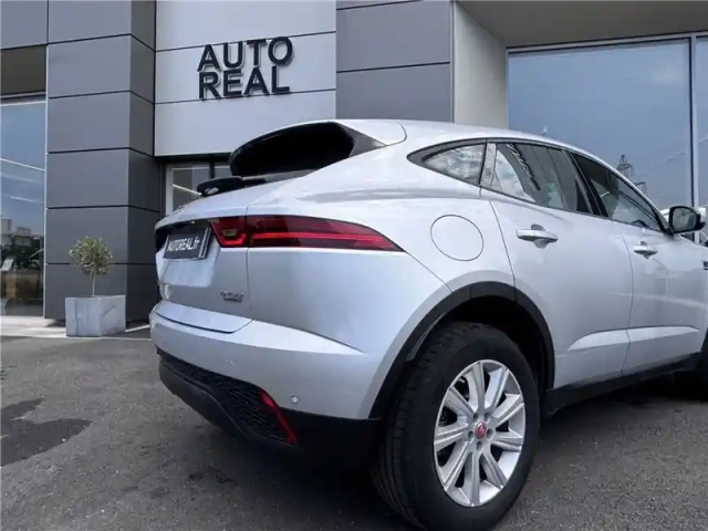 Jaguar E-Pace 2.0 d - 150 ch awd bva — photo 11