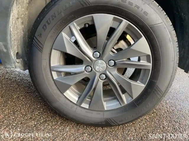 Peugeot 2008 1.2 puretech 130ch s&amp;s active business eat8 — photo 11