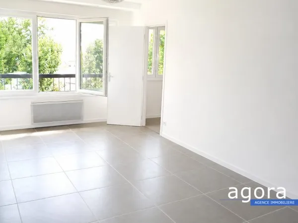 Studio 1 pièce 30 m²