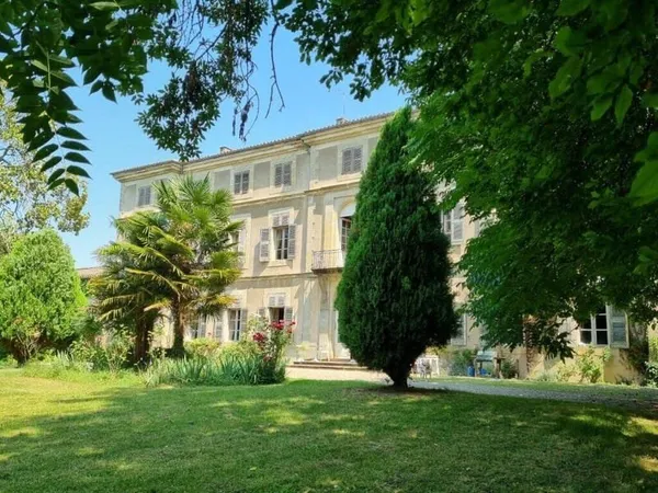 Maison 10 pièces 860 m²