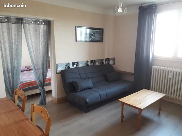 T1 bis meublé 35m² dernier étage avec fenêtres
