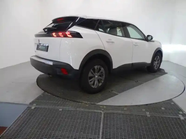 Peugeot 2008 1.2 puretech 100ch s&amp;s active pack — photo 2