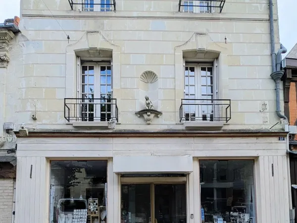 belle boutique sur un emplacement n°1 bis