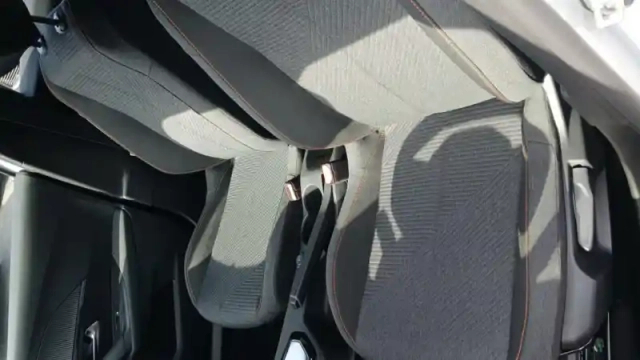 Peugeot 2008 hybrid 110 e-dcs6 — photo 10
