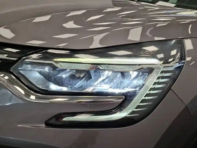 Renault Captur e-tech plug-in 160 — photo 36