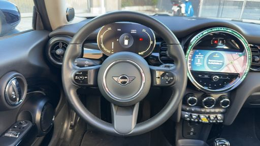 Mini Cooper SE 184 94kWh - Premium Plus – 2023 – 43343 km – Électrique – Boîte Automatique — photo 30