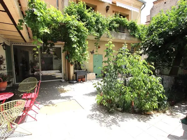 Maison de village 210 m2