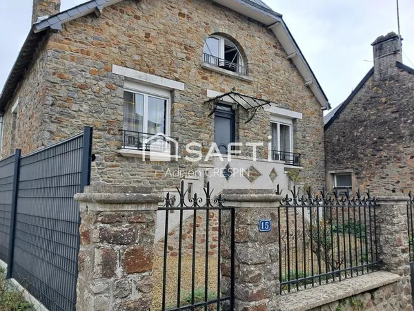 Maison de caractère , avec son terrain constructible.