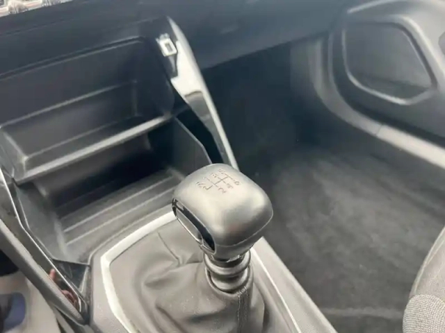 Peugeot 2008 puretech 130 s&amp;s bvm6 — photo 21