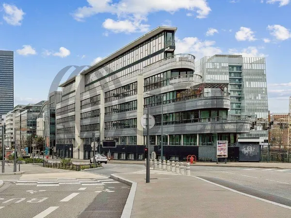 Bureau 4 pièces 4342 m²