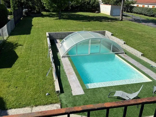 Spacieuse villa d'exception de 300 m² (économe & équipée) avec piscine et spa