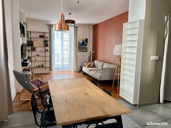 Appartement traversant T3 70m² centre Grenoble