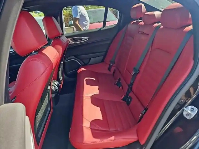 Alfa Romeo Giulia 2.0 tb 200ch sprint at8 my22 — photo 10