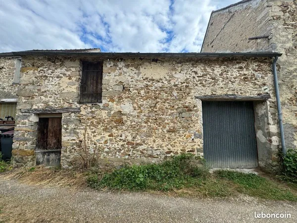 Grange habitable 67m2 + terrain 274m2 clos de mur