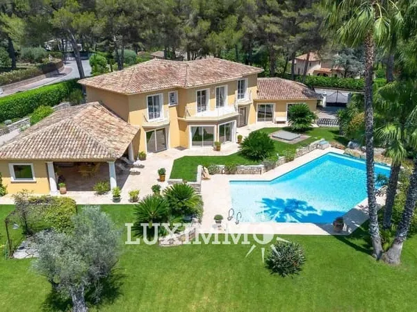 Villa 10 pièces 430 m²