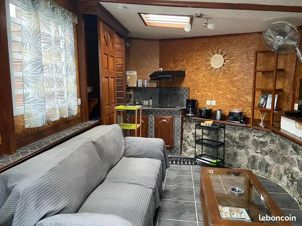 Logement de Charme Meublé Type T2 Tampon 12°