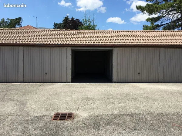 Garage à louer Segny