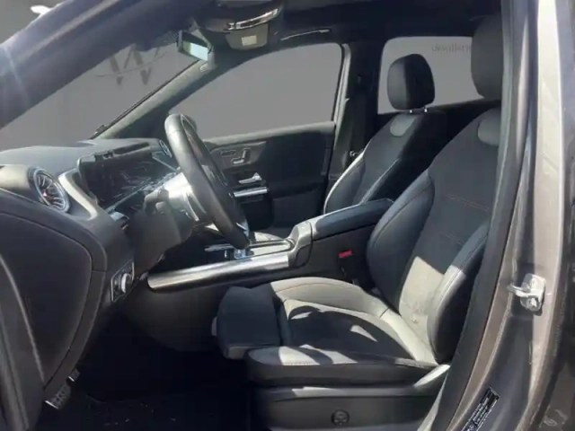 Mercedes Gla 200 d amg line — photo 19