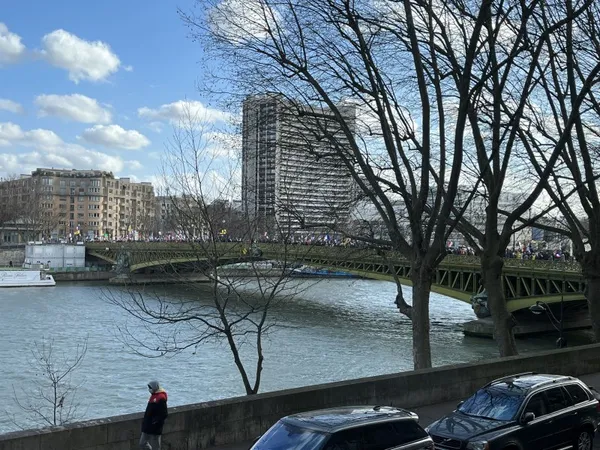 Loue 3 chambres Paris 16eme vue sur Seine