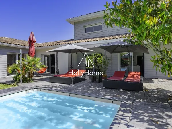 Vends maison contemporaine avec piscine