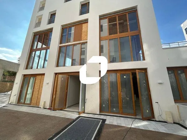 Local d'activité 1791 m²