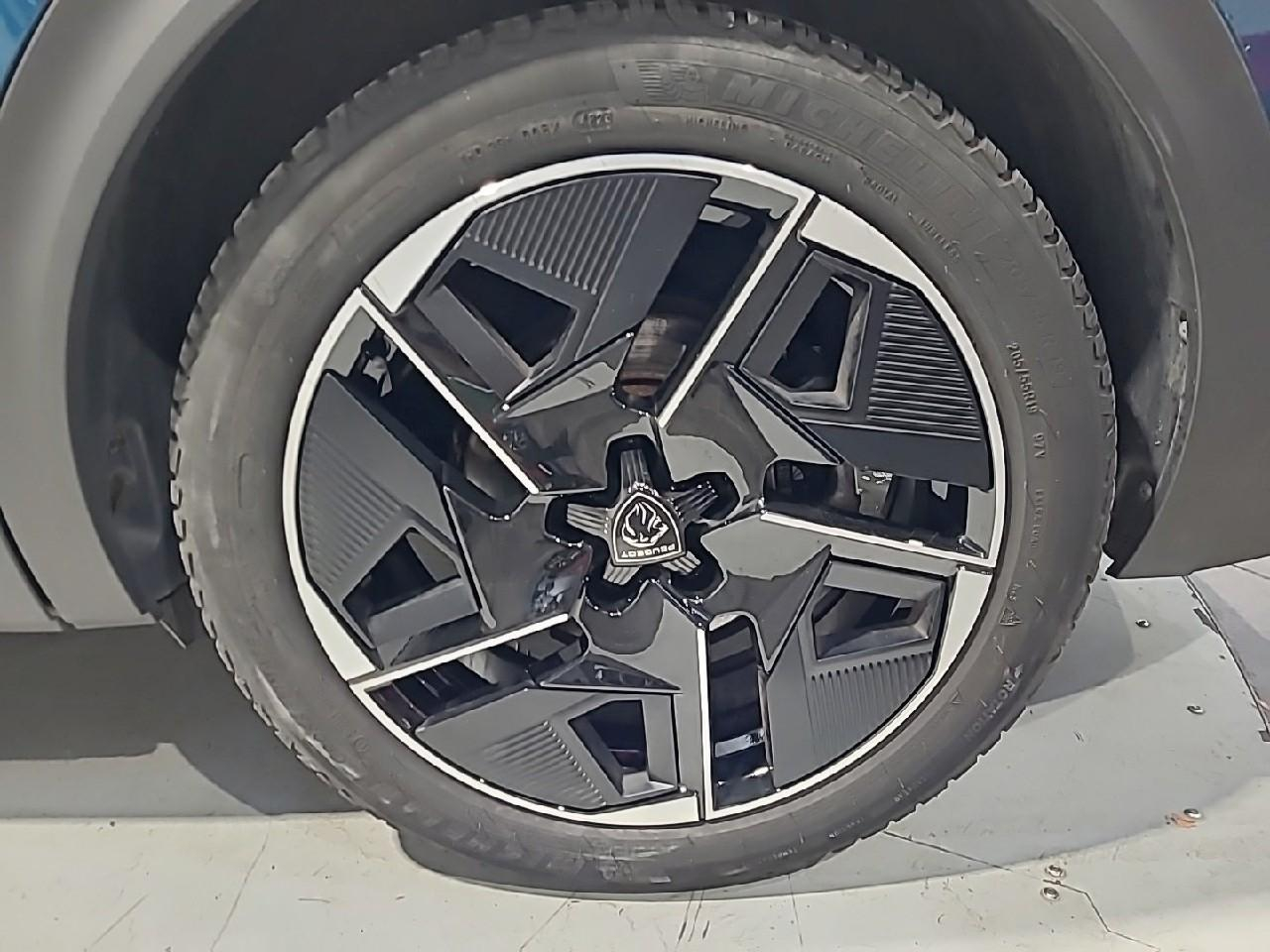 Peugeot 408 phev 225 e-eat8 allure pack — photo 16