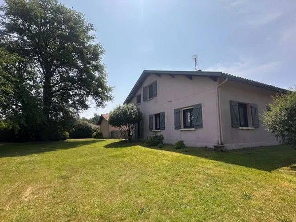 Maison 8 pièces 215 m²