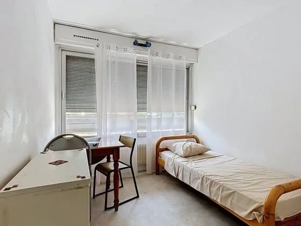 Studio 1 pièce 12 m²